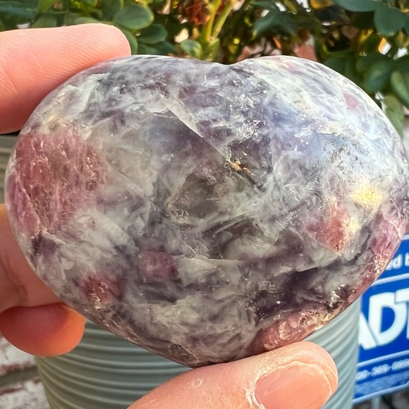 Unicorn Stone Heart Carving - Picture 5 of 6